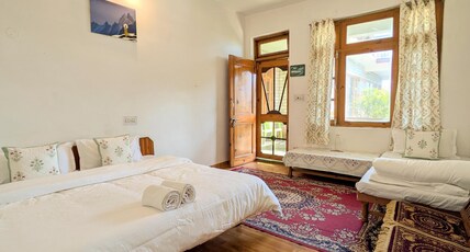 Chanderlok Guest House Room Type - Standard Triple Room
