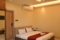 Rudra Inn Bhangagarh | 5 Minutes from Nemcare Hospital