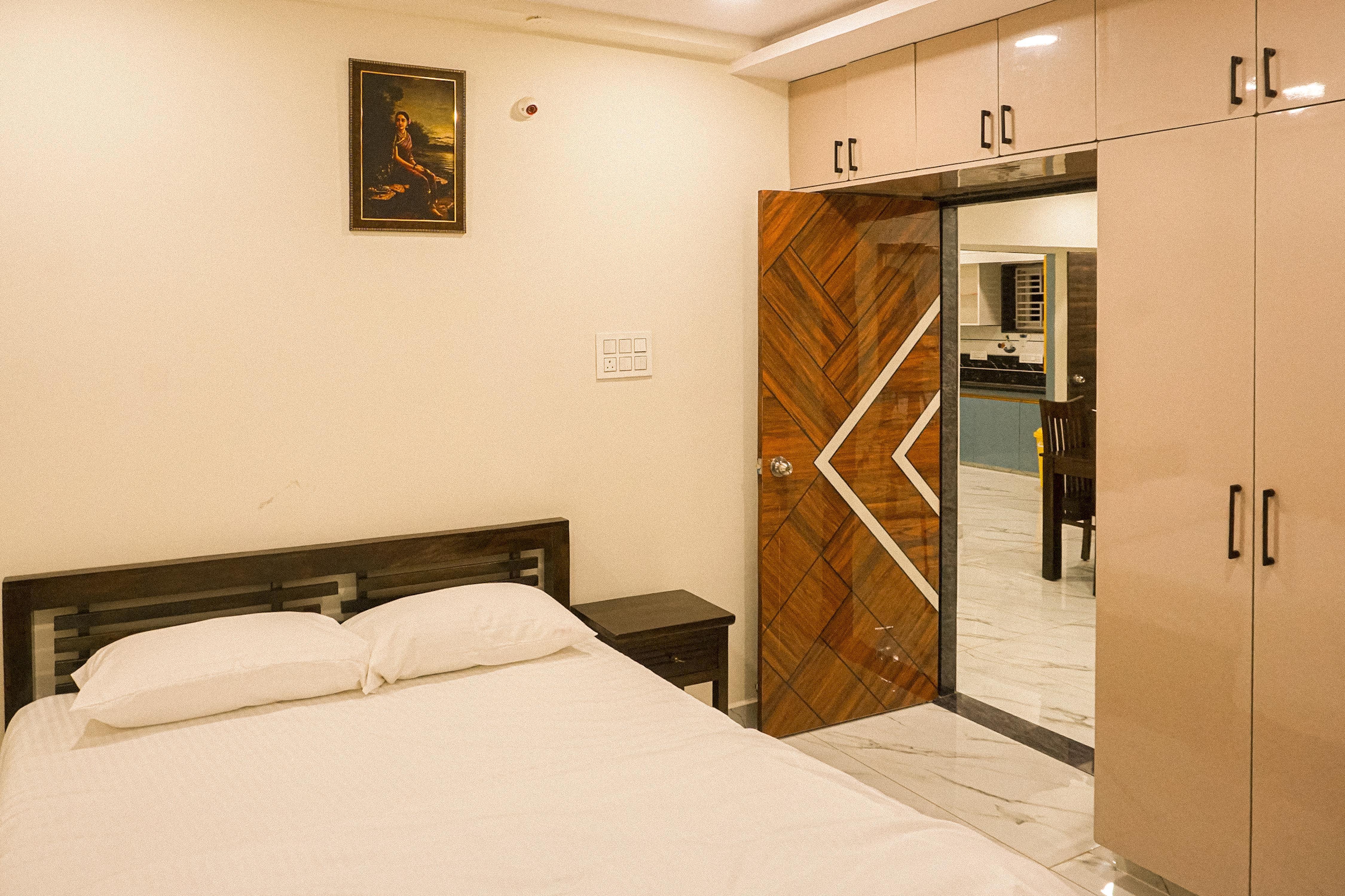 STERLINGE HOME STAY - Tap to explore photos