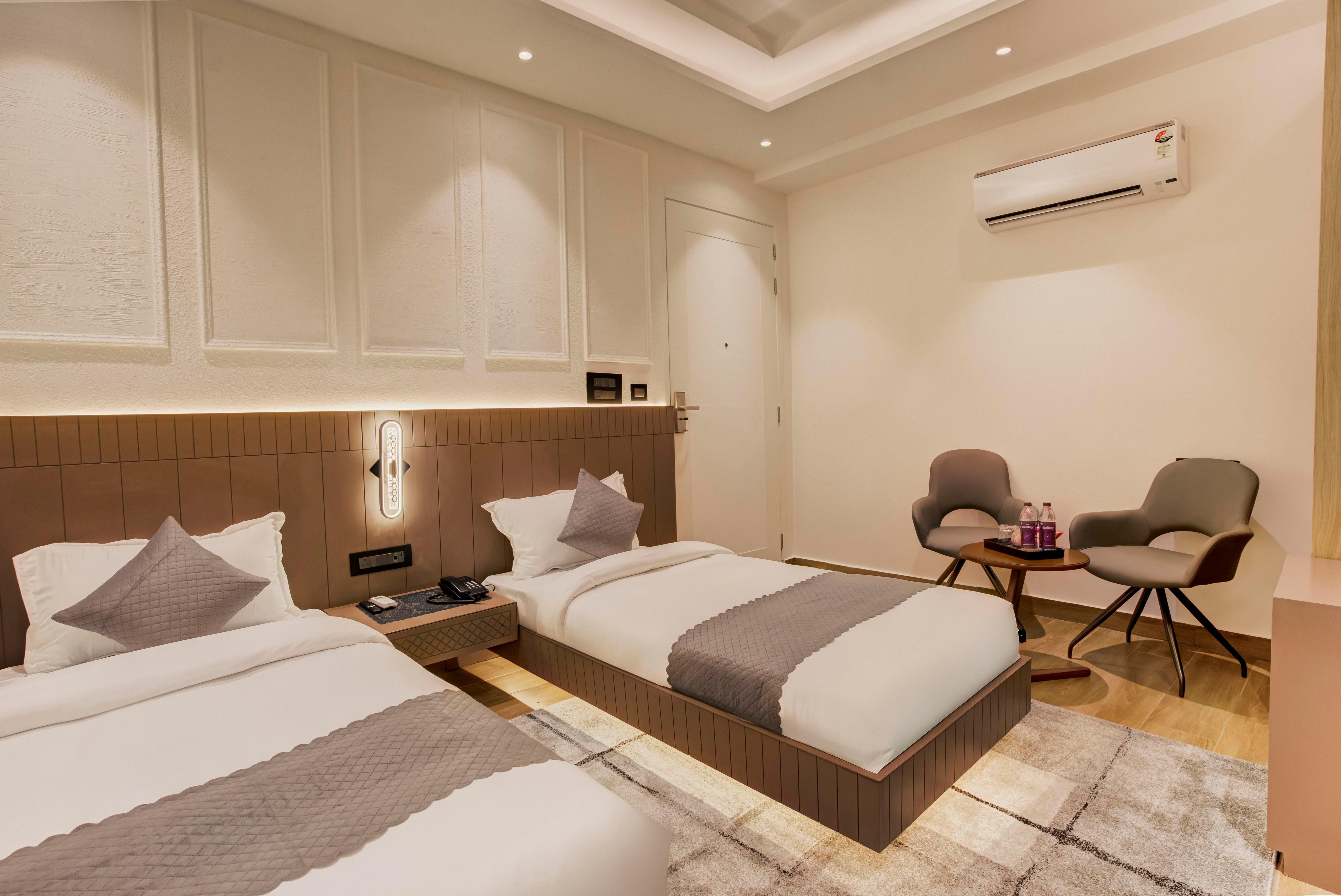 Hotel Urban chant Room Type - Elegance Twin Bedroom