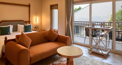 The Passport Hotel Room Type - Suite with Balcony