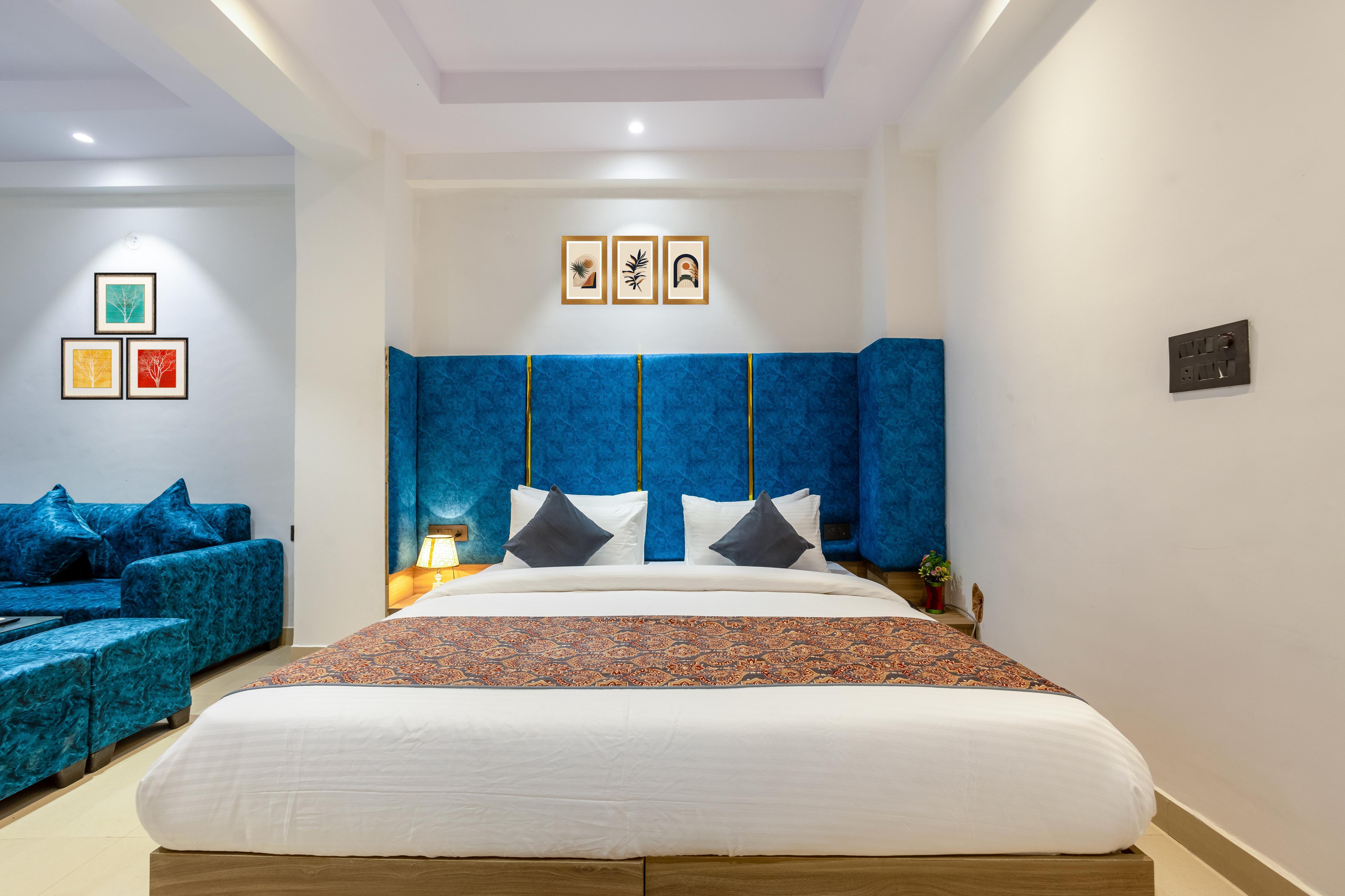 Noida Business Suites - Sector 141 & Advant - Tap to explore photos