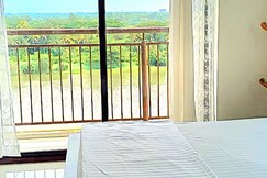 The Reflections - Whispering waters 7C