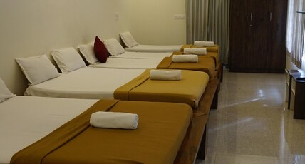 Rajvilas Homestay Room Type - Nine Bed Family With Balcony.