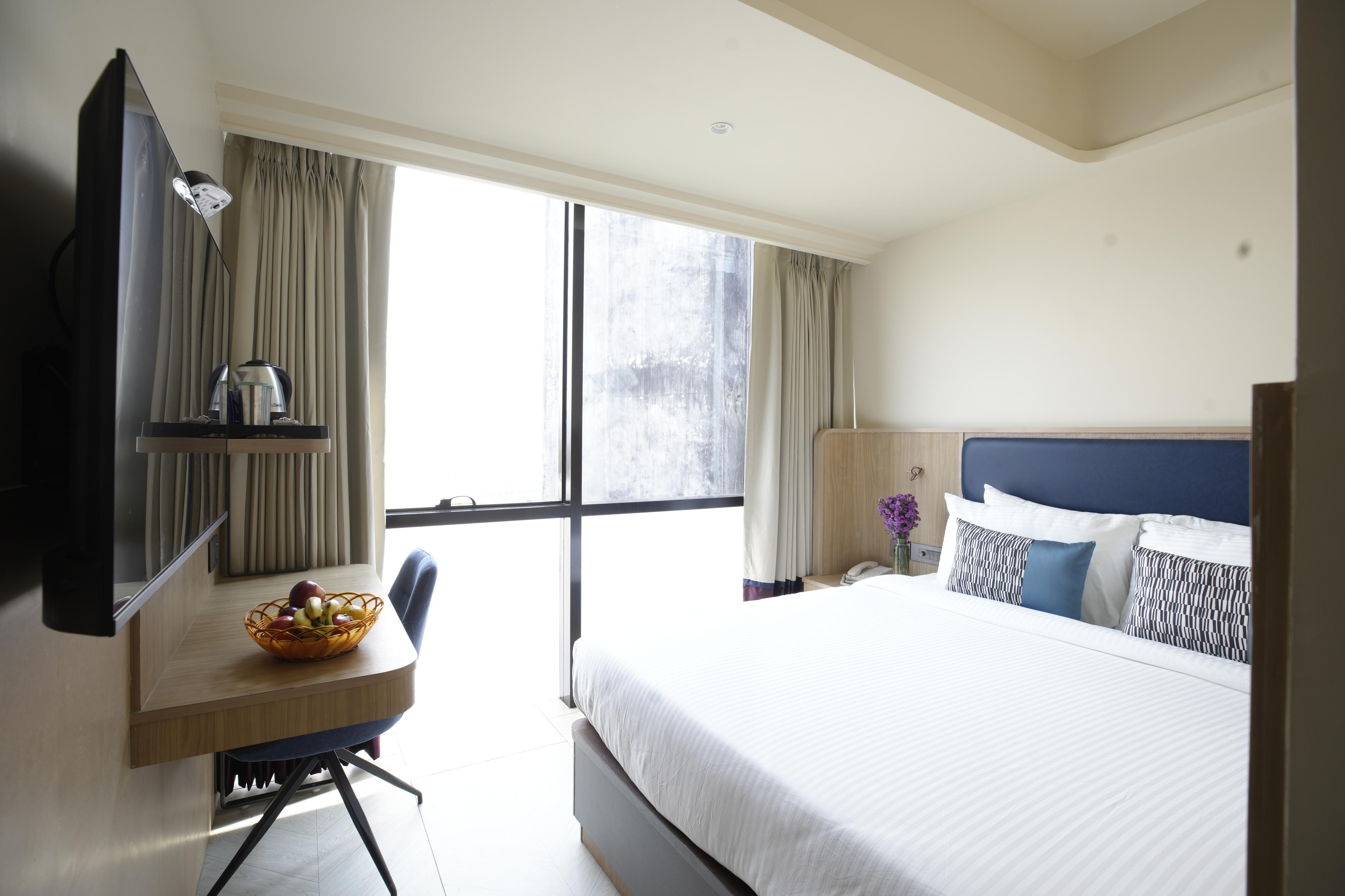 Indie Stay Nesco Goregaon - Tap to explore photos