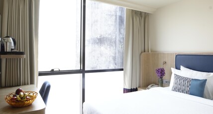 Indie Stay Nesco Goregaon Room Type - Cozy Double