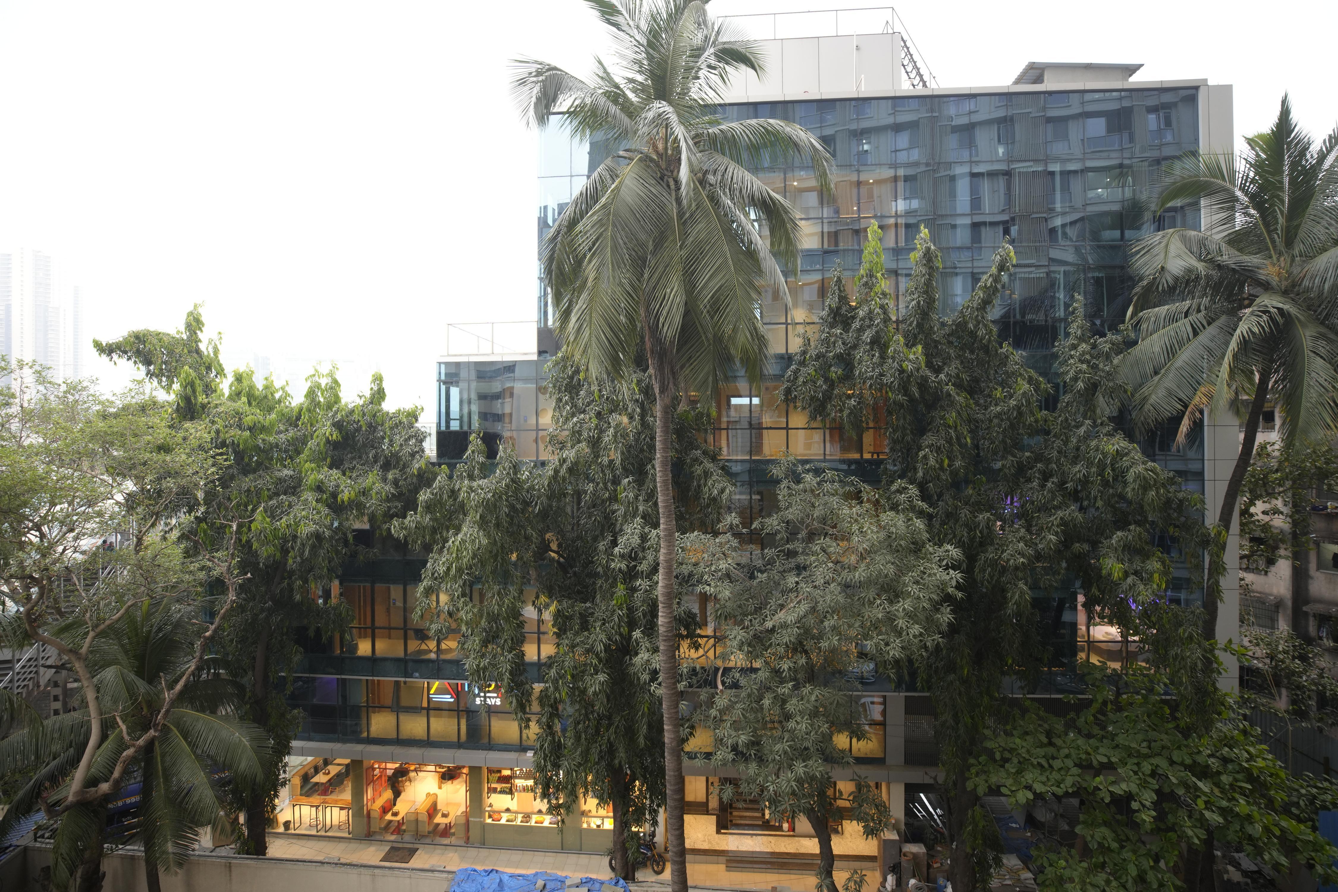 Indie Stay Nesco Goregaon - Tap to explore photos