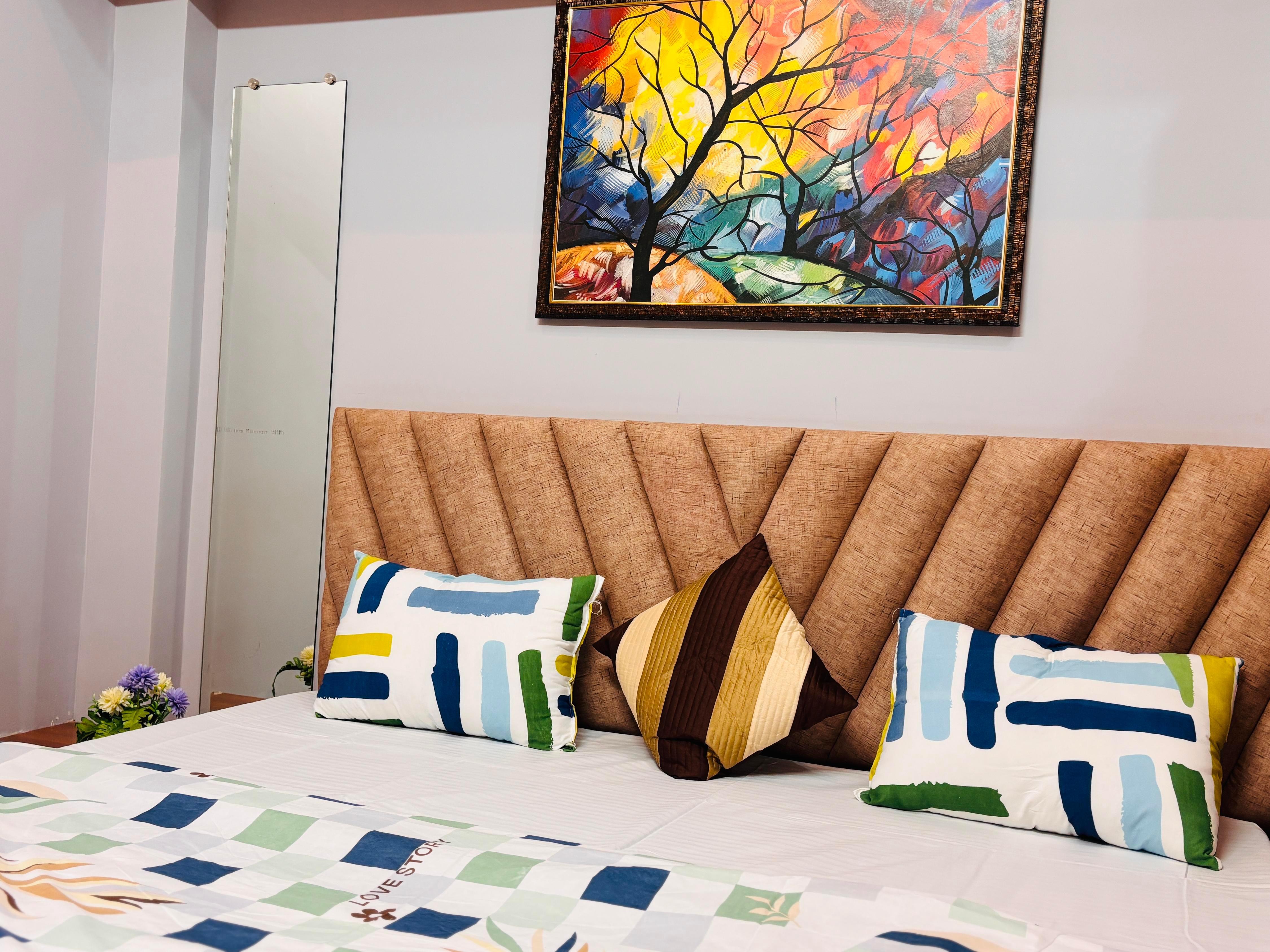 Shri Kala Kunj Guest House - Tap to explore photos