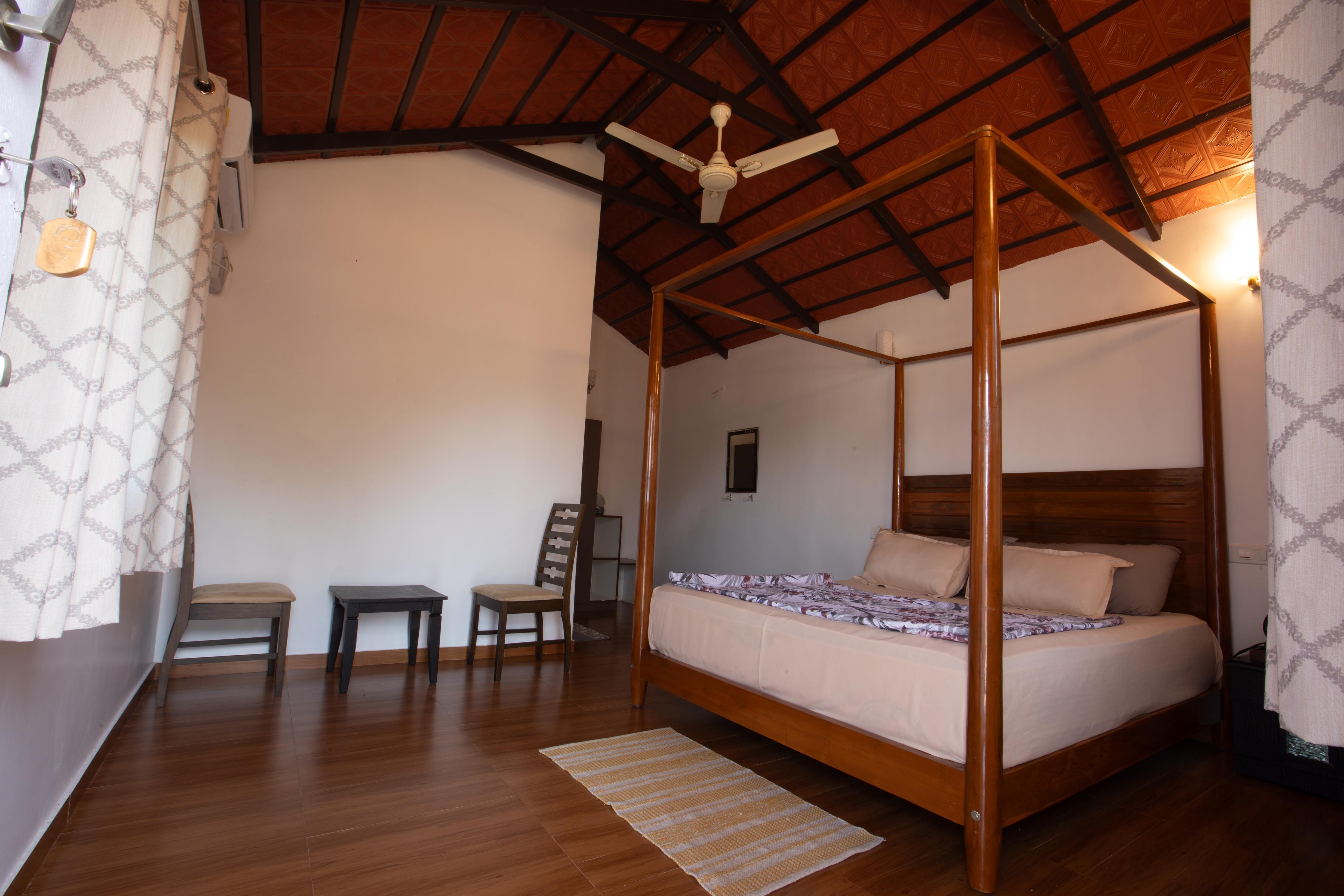 Gonakal Homestay Room Type - King Cottage