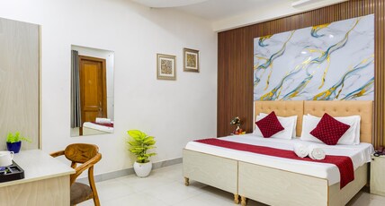 Hotel Admire Expressway by ASPL Room Type - Deluxe Room