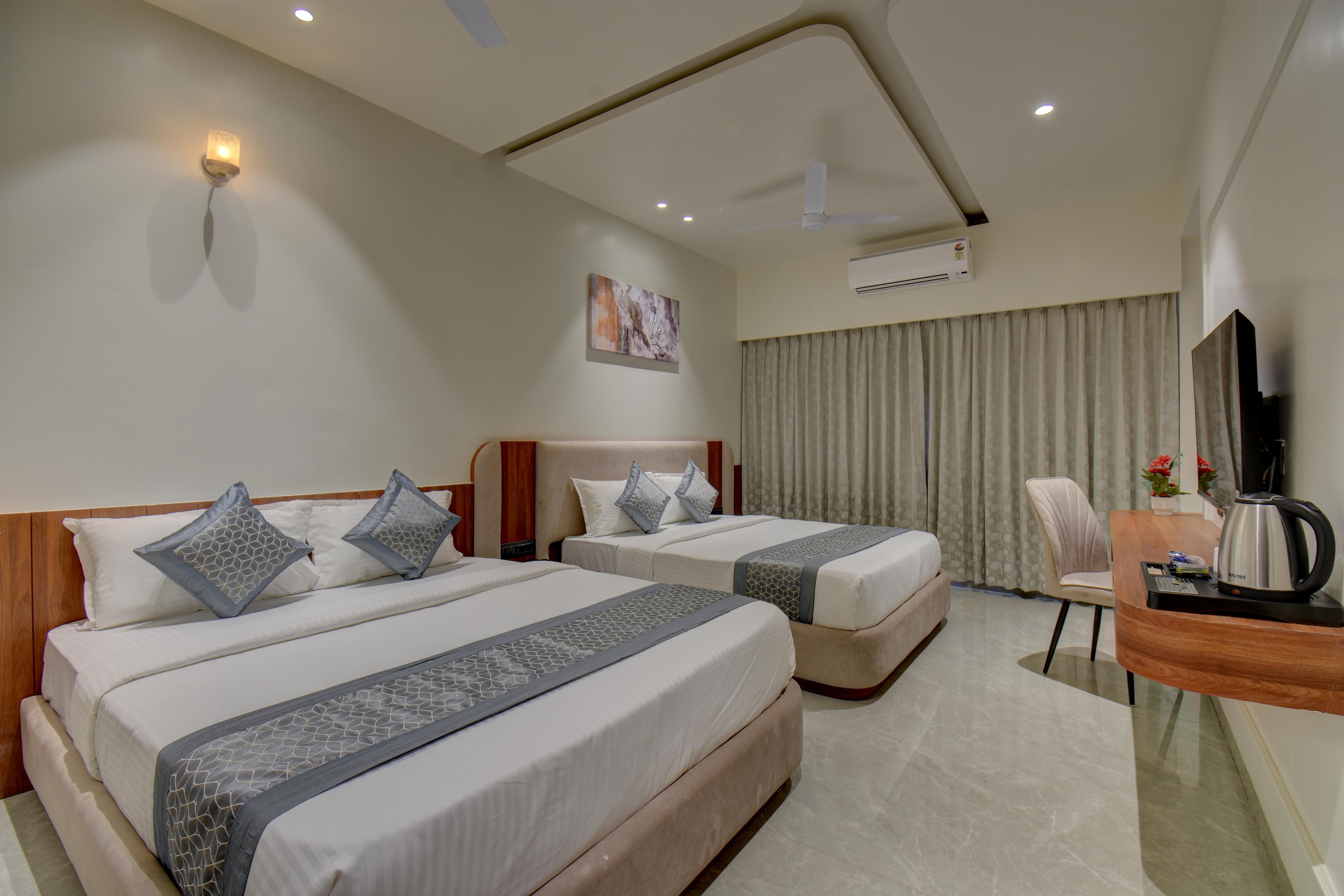 Hotel Stay Divine Room Type - 4 Bed AC Family Room