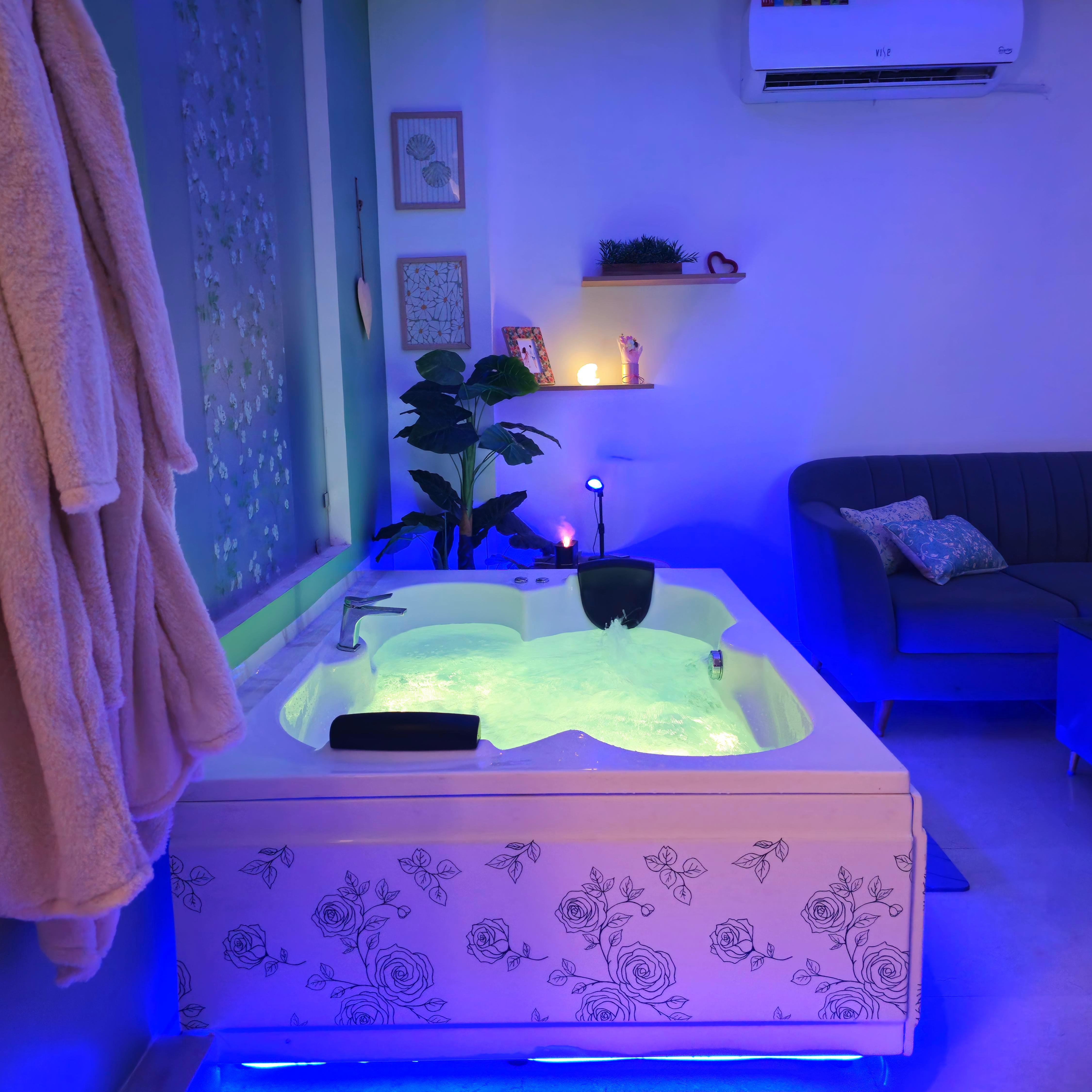 Jaccuzi Haven 1bhk apartment - Tap to explore photos