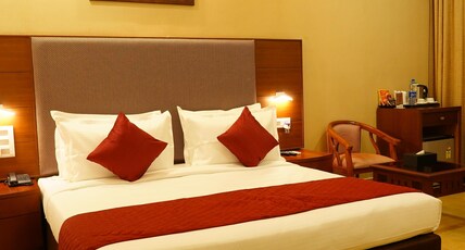 Alankar Elite Inn & Hotels Room Type - Deluxe King Bed Room