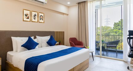Limewood Signature -Huda City Center Room Type - Premium Room With Private Balcony Limewood Signature -Huda City Center Room Type - Premium Room With Private Balcony