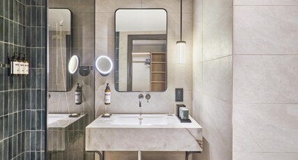 Hyatt Regency London Blackfriars Room Type - 1 KIND BED DELUXE