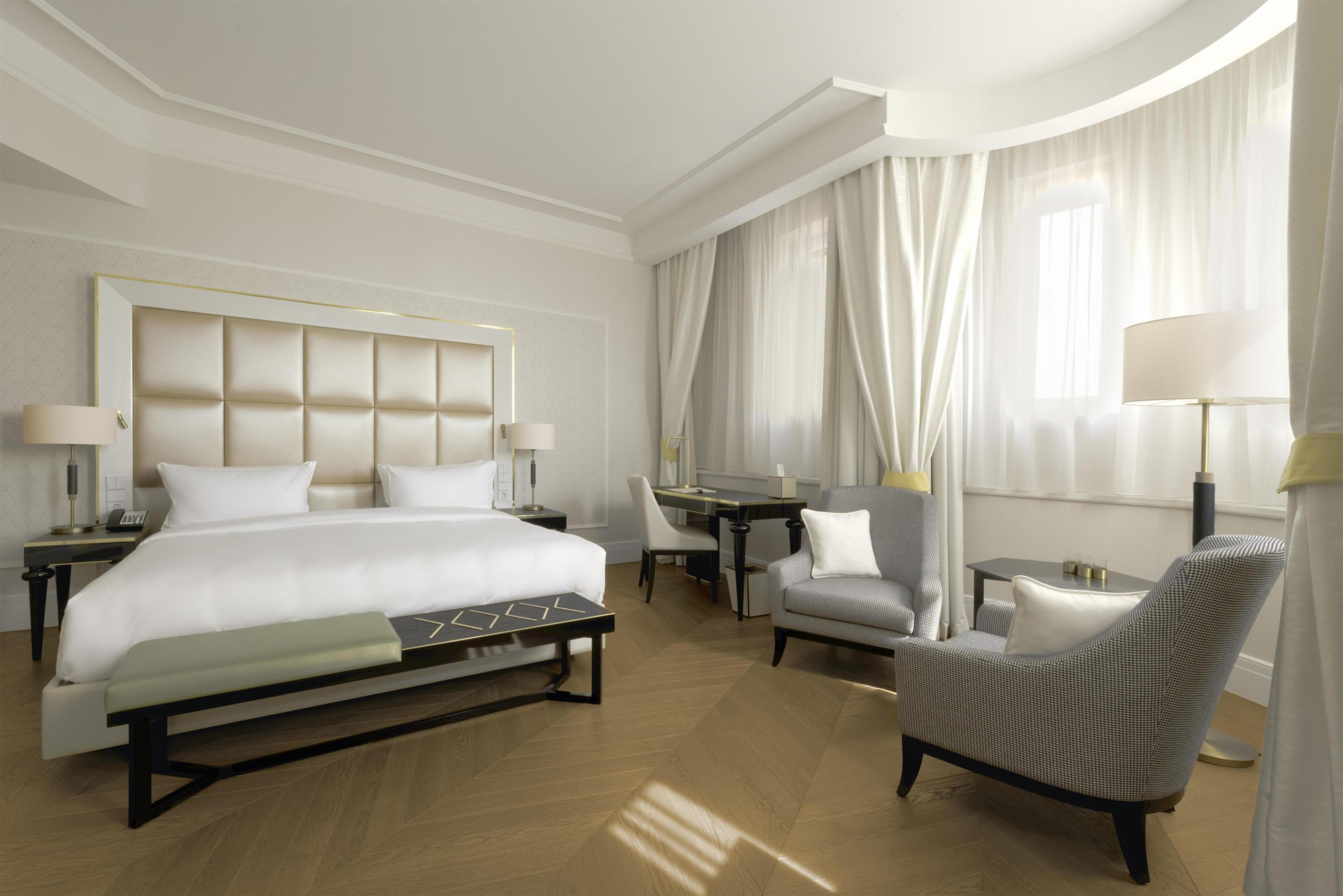 Parisi Udvar Hotel Budapest - Tap to explore photos