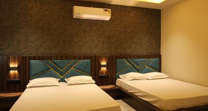 Hotel Moti Mauranipur Room Type - Suite Room