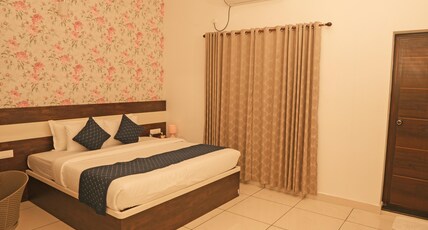 The Lawrences Aqua Stay Room Type - Deluxe AC Superior Room