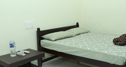 VAISHVI HOMESTAY Room Type - Bedroom 1