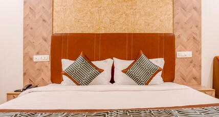 Hotel Helixo Classic Kompally Room Type - Deluxe Room King Bed