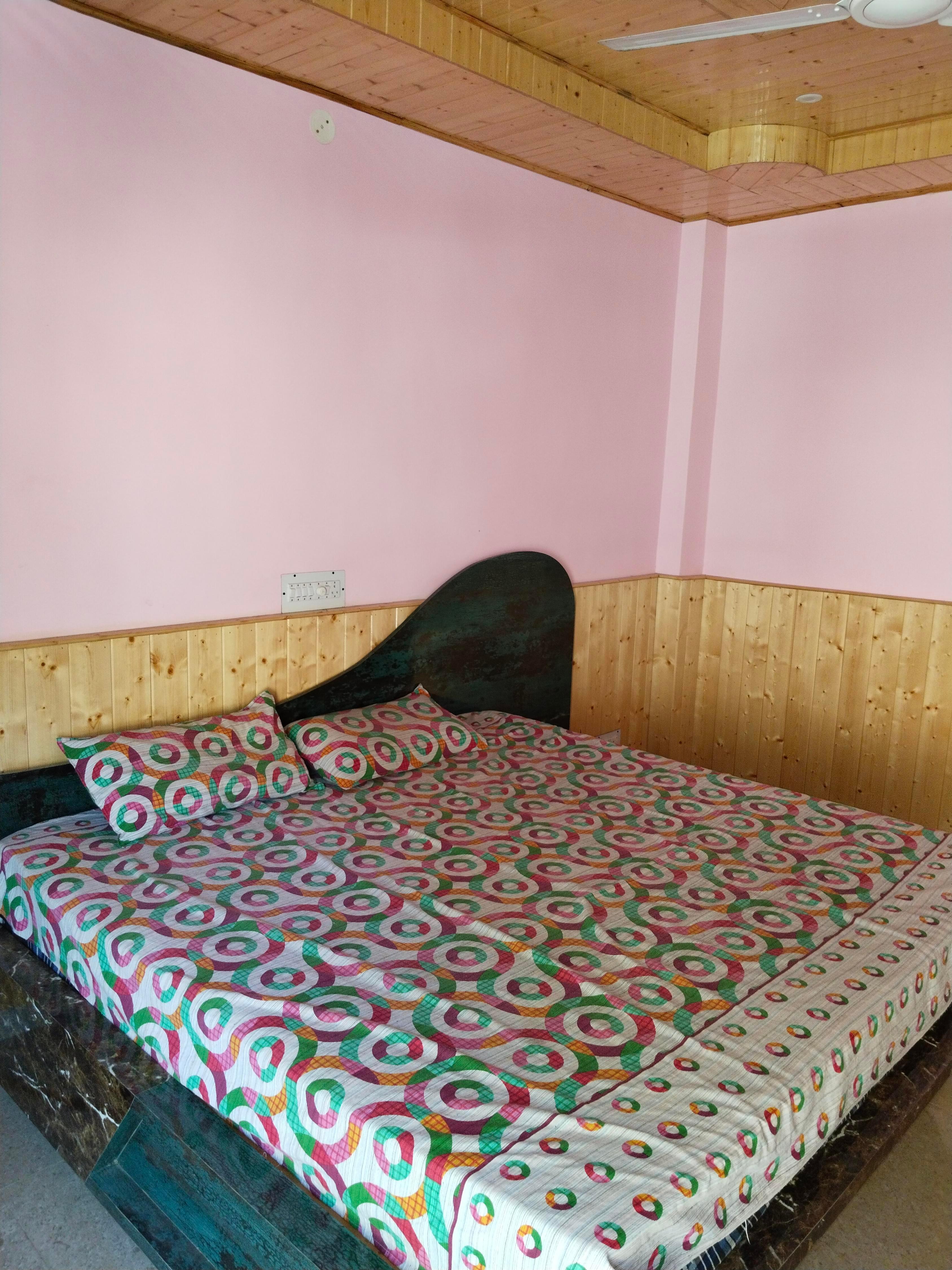 Hira Home Stay Room Type - Deluxe Room 