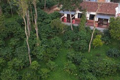 Vanara by Raho: Secluded Villa with Estate View