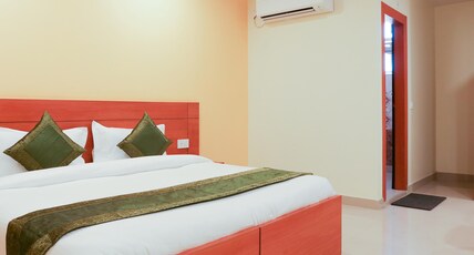 TMS Residency Room Type - Family City View Room with King Bed