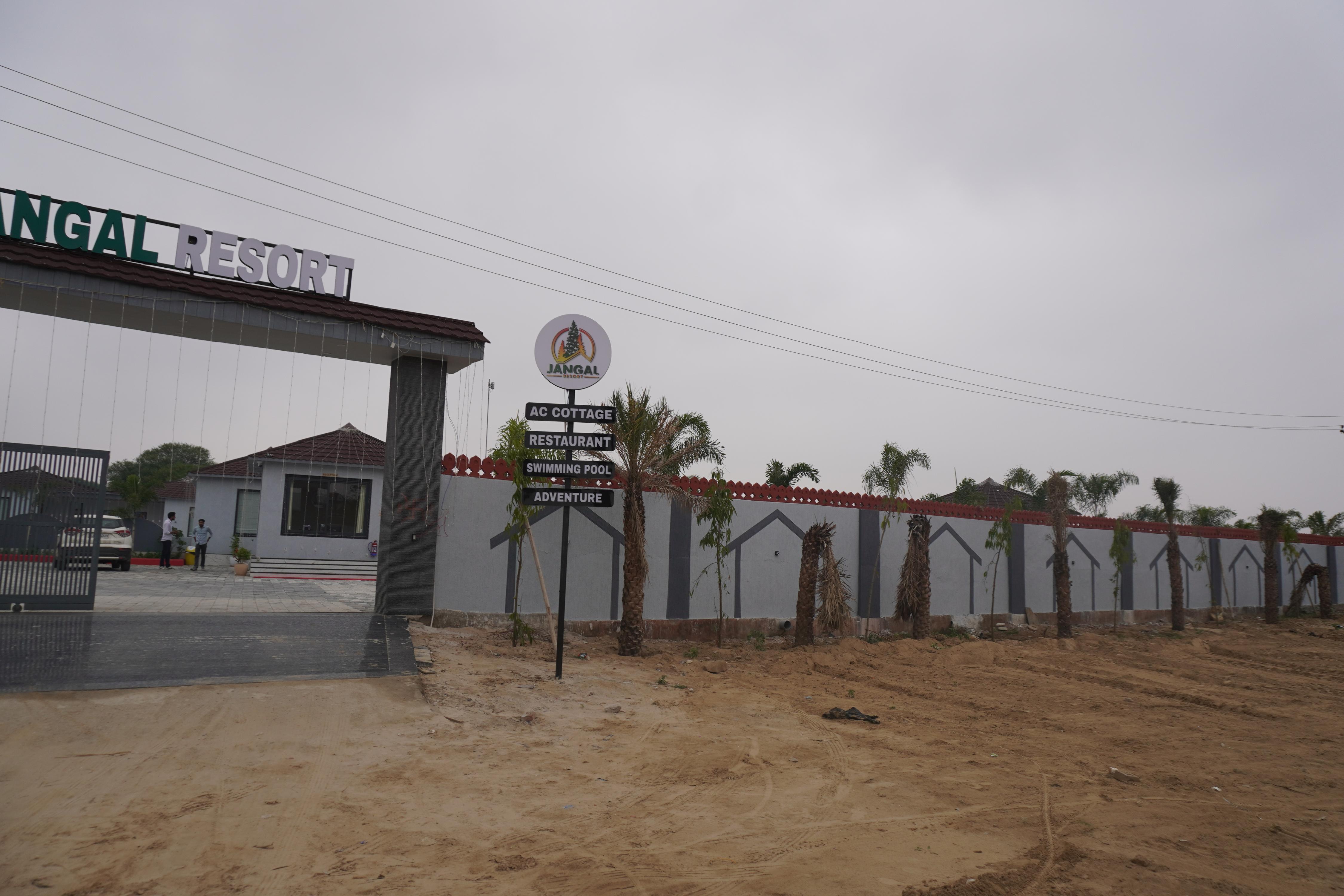 Jangal Resort - Tap to explore photos