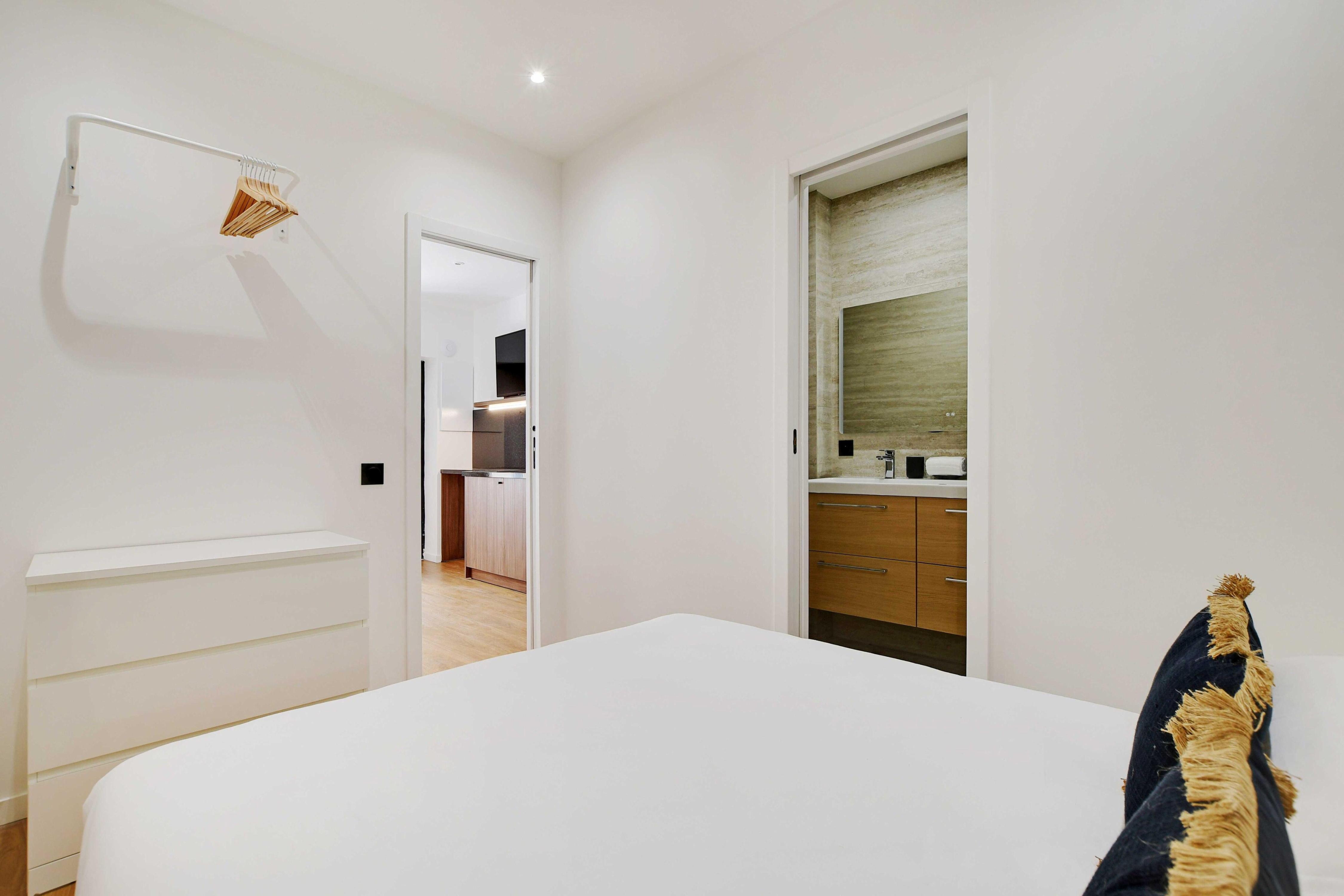 Modern apartment - 1BR- 2P - Montreuil - Tap to explore photos