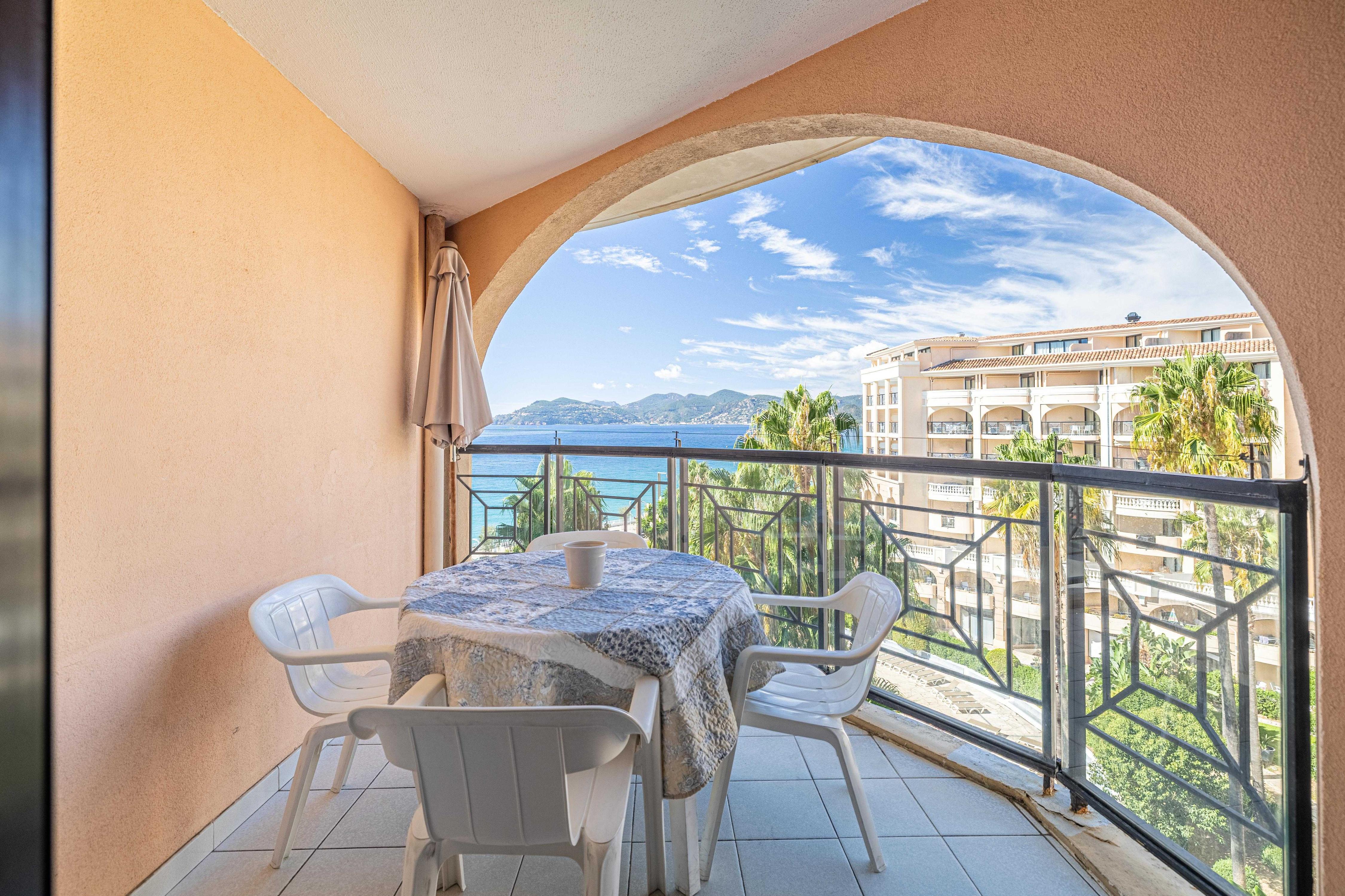Charming flat with sea view - 1BR - 2P - Bocca - Tap to explore photos