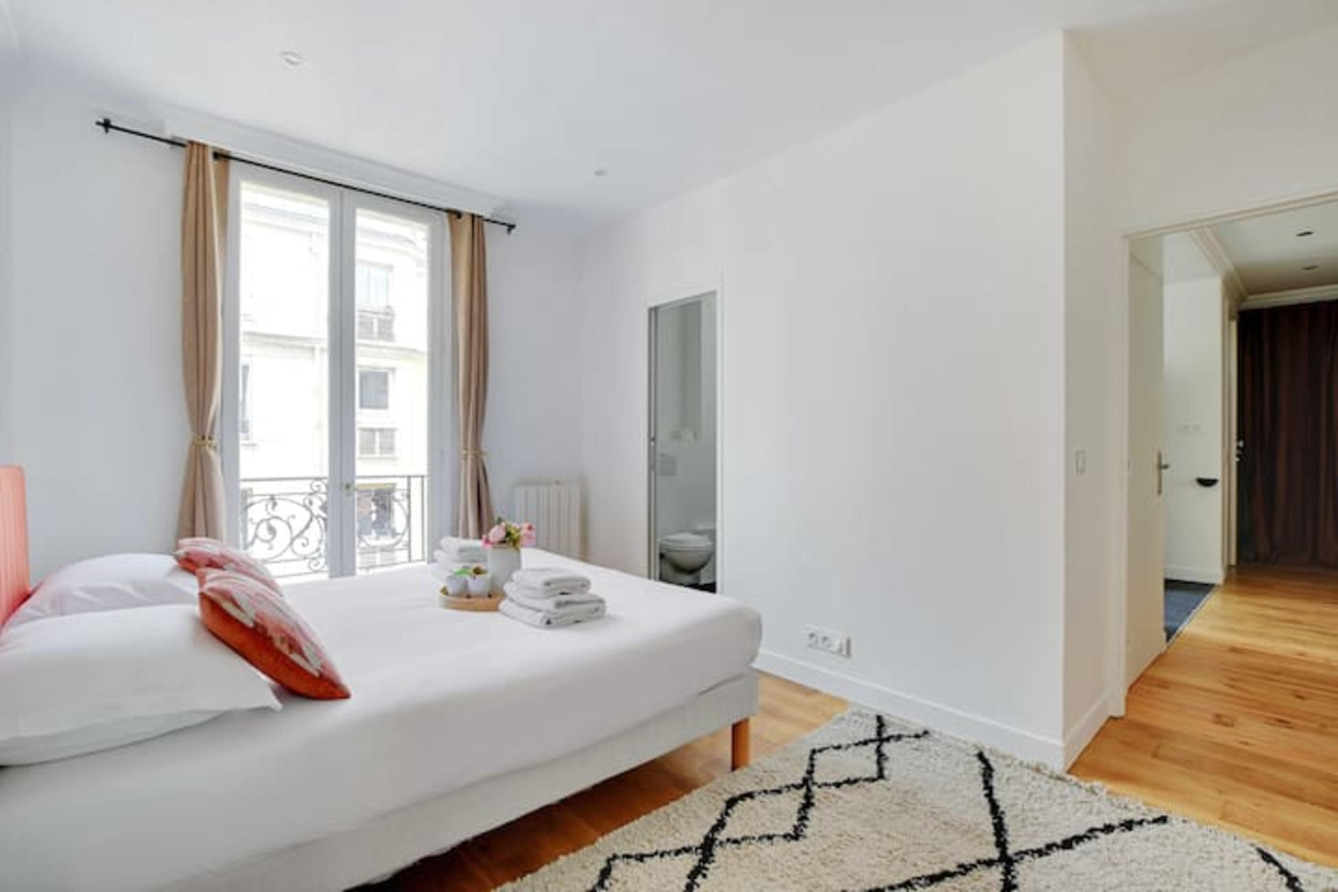 Exclusive apartment - 1BR/4P - Arc de Triomphe - 1 - Tap to explore photos