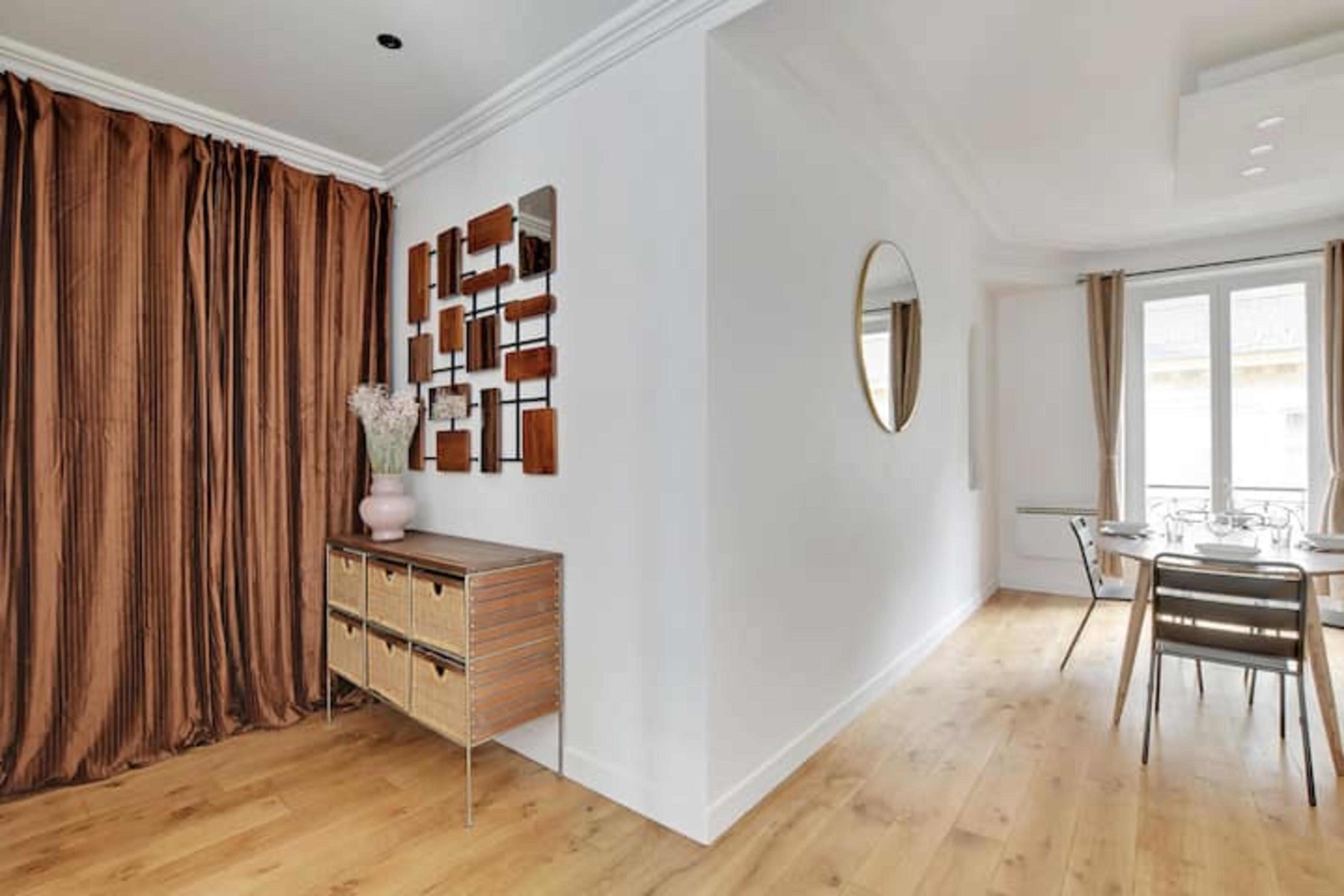 Exclusive apartment - 1BR/4P - Arc de Triomphe - 1 - Tap to explore photos