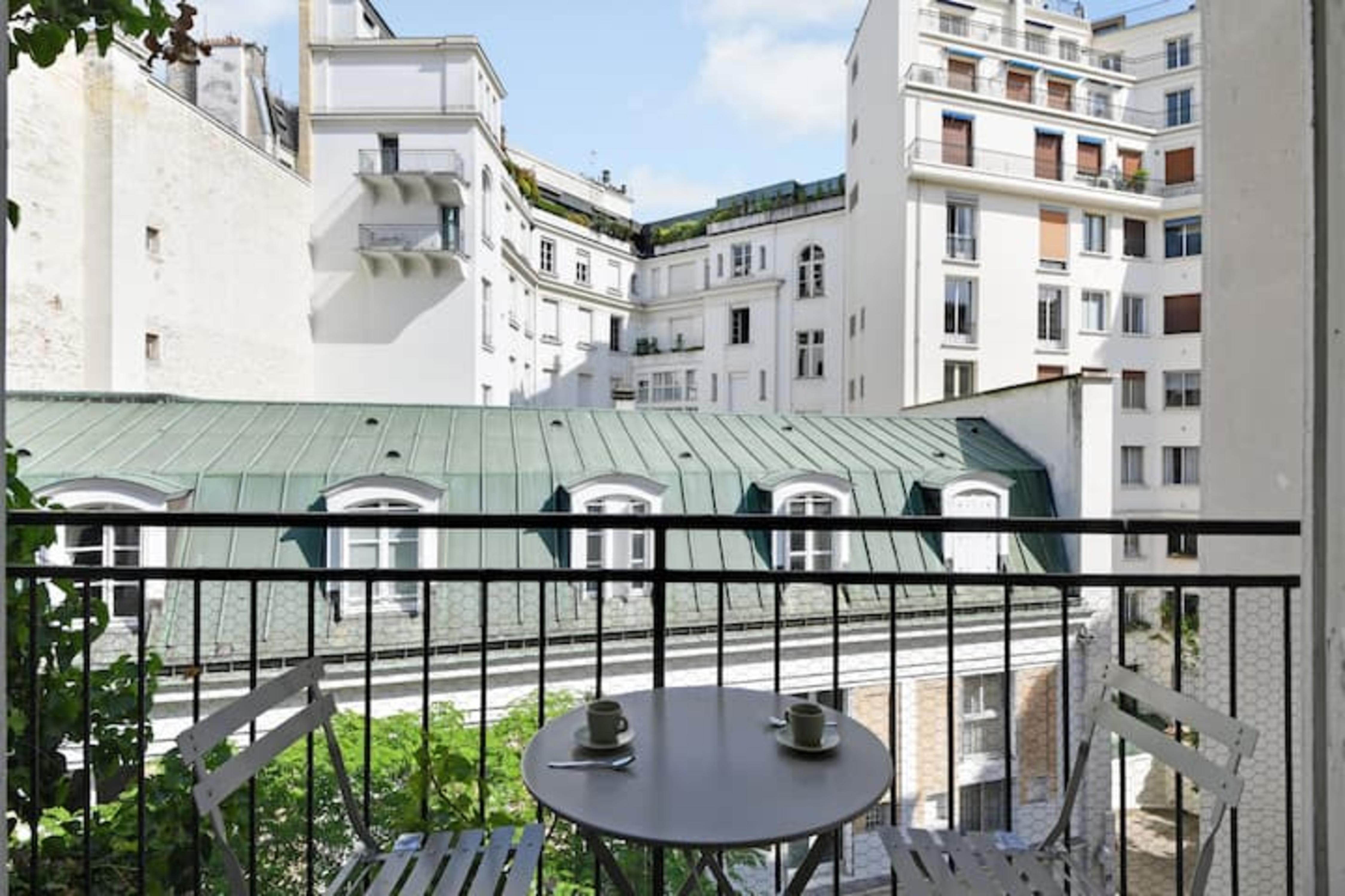 Bright Studio for 2 near Arc de Triomphe - 1