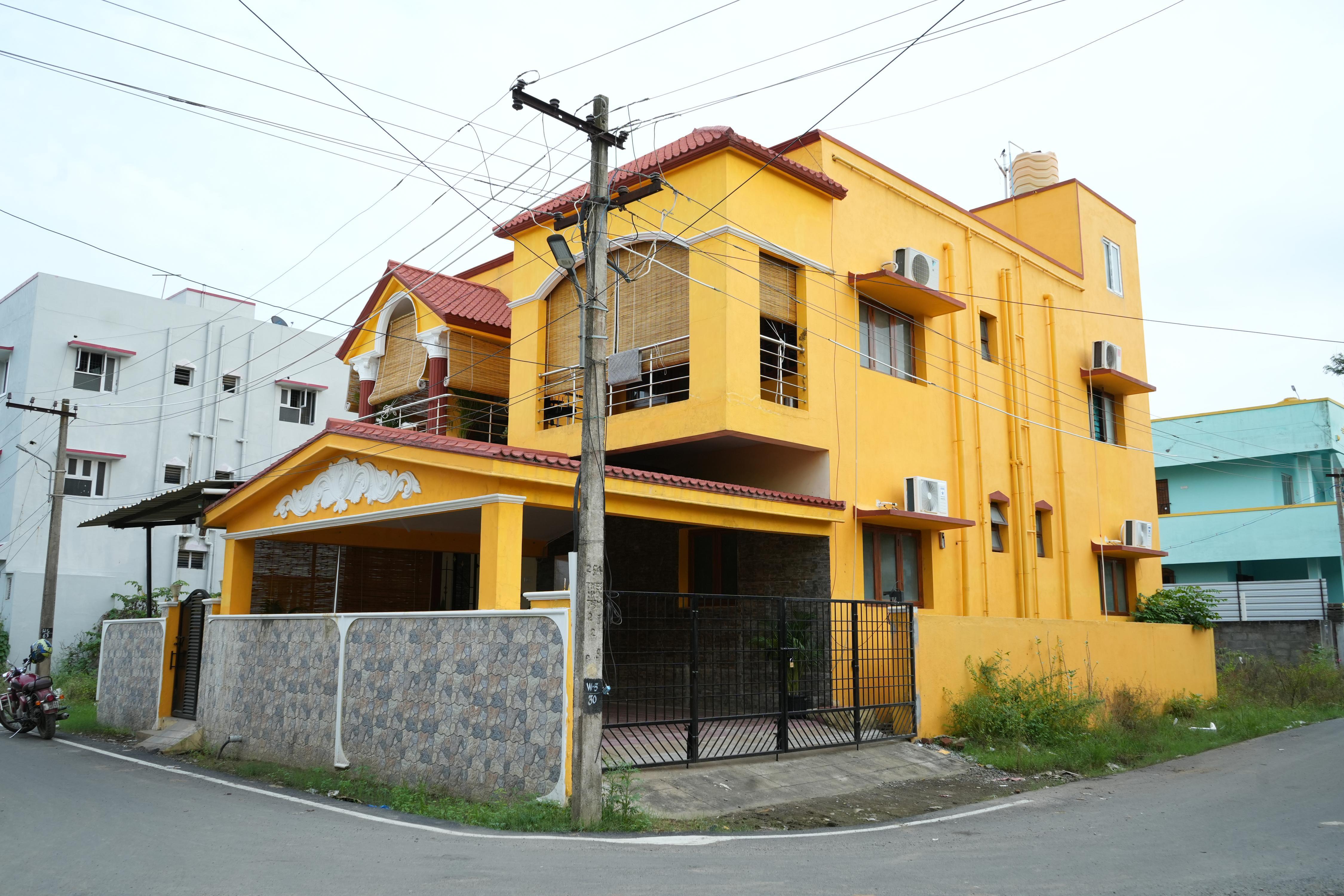 Pet Friendly 3BHK Stay  Deepam Haven Inn