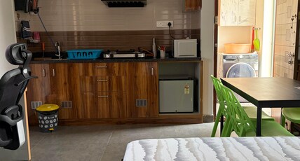 Studio with Private Terrace Near Airport Room Type - Studio with Private Terrace Near Airport