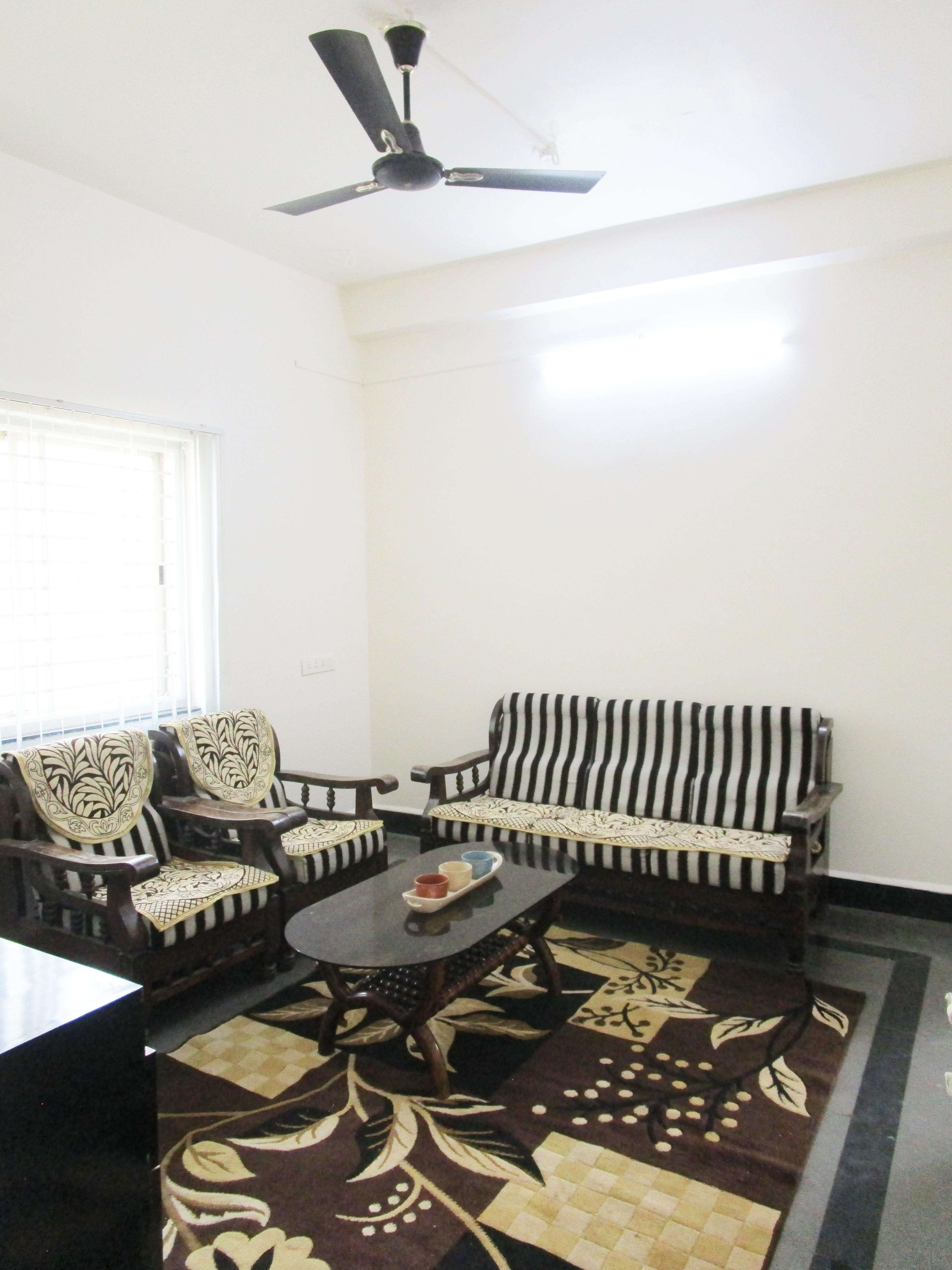 1bhk couple friendly apartment - Tap to explore photos