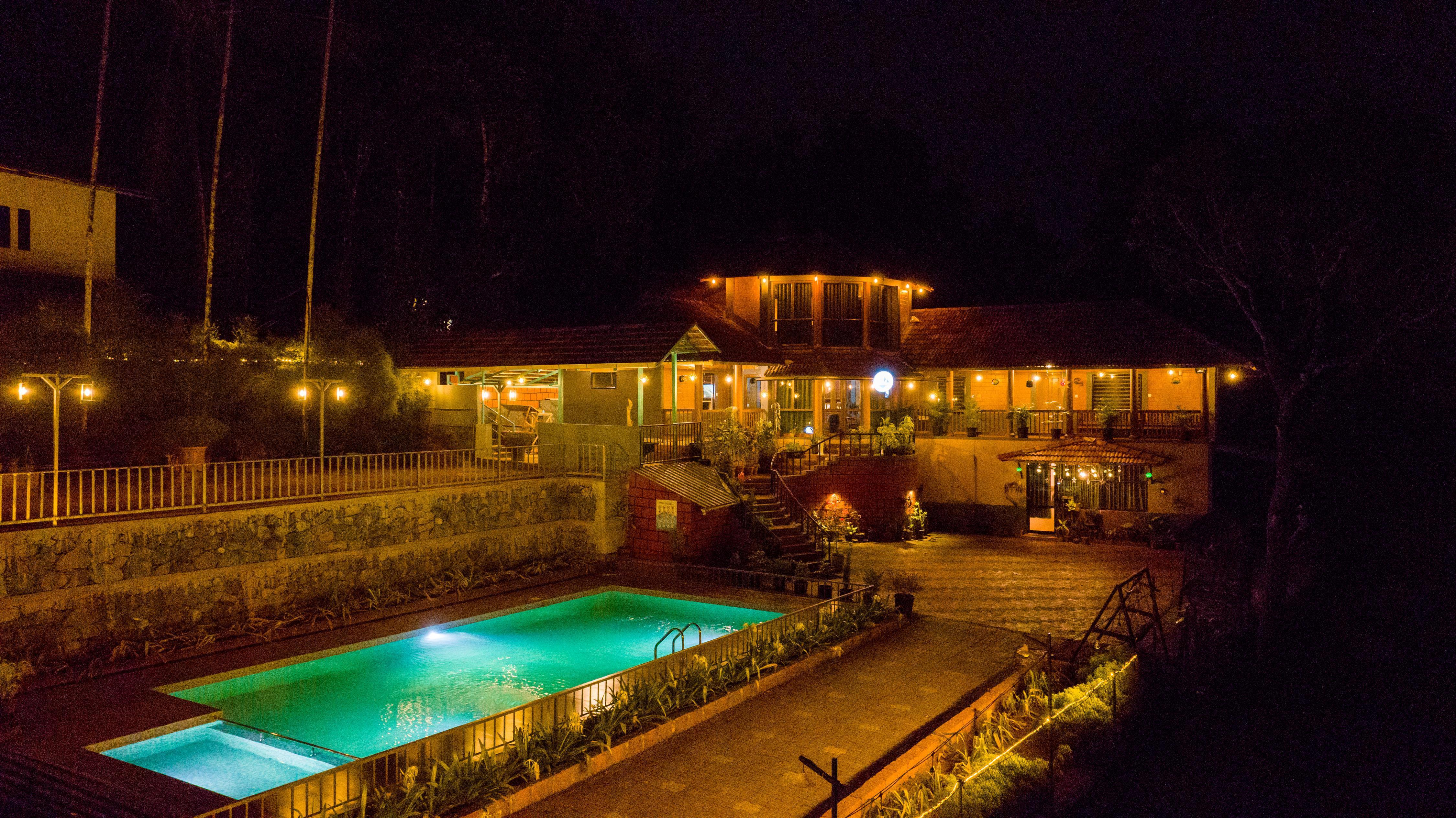 Unique Lake View Pool Villa