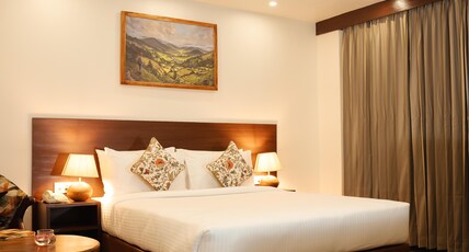 LA PATENG Room Type - Standard Club Room