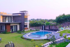 Sidneyland Hill Retreat beside the Aravallis amidst nature