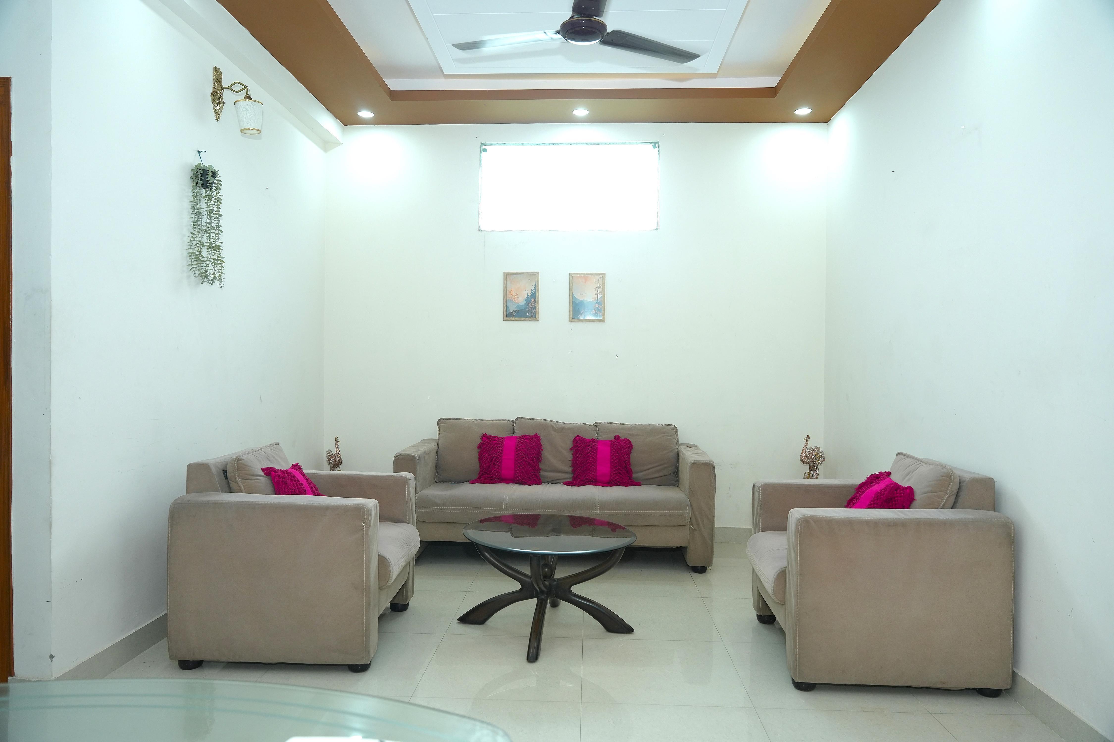Swastik Home Stay in Dehradun - Tap to explore photos