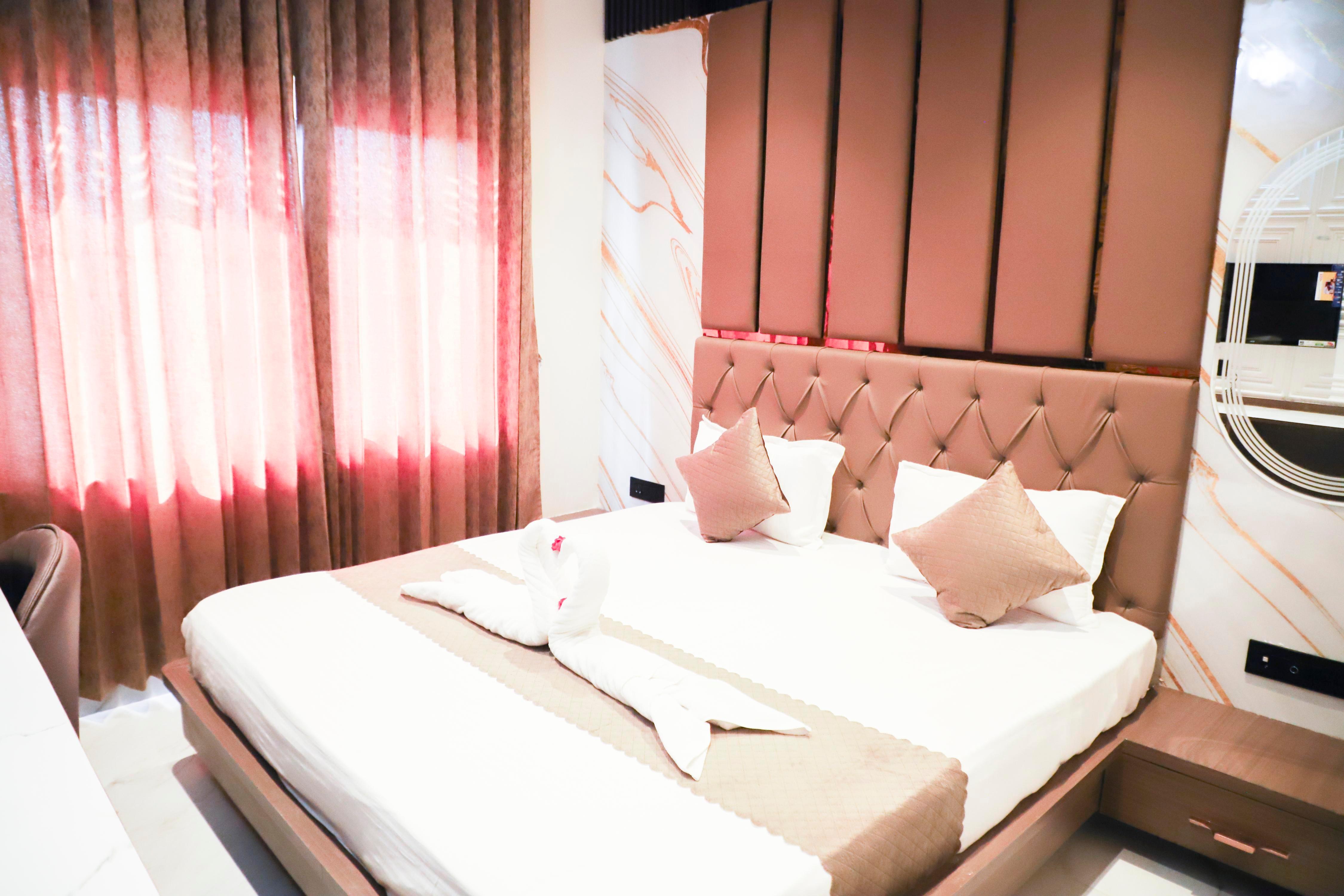 Hotel Make Sure Room Type - Deluxe Room with City View