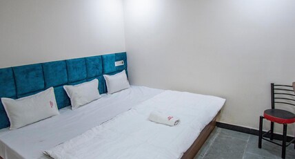 Hotel Vishwas Lok Room Type - Deluxe AC Room