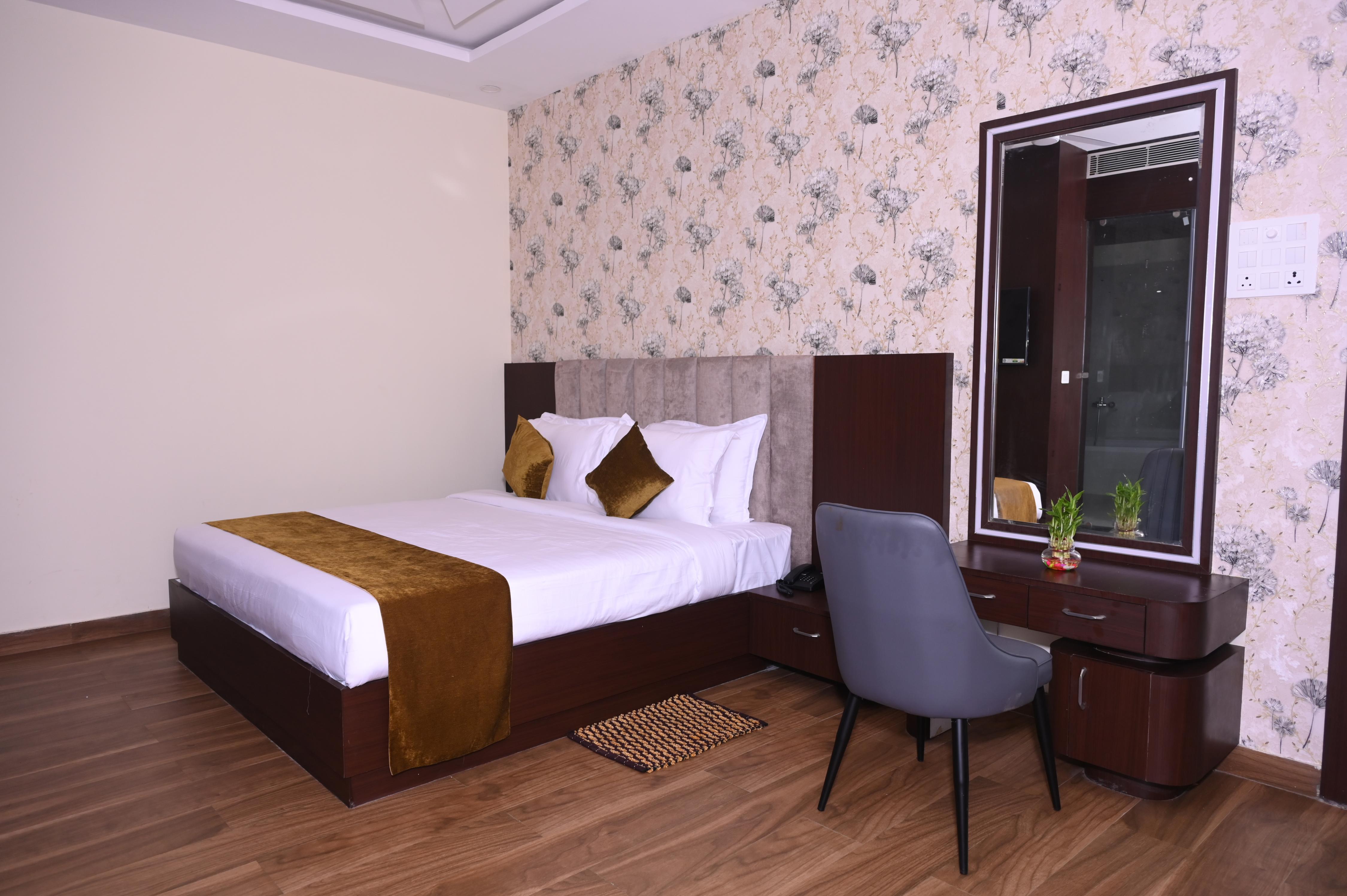HOTEL MAHIKA - Tap to explore photos