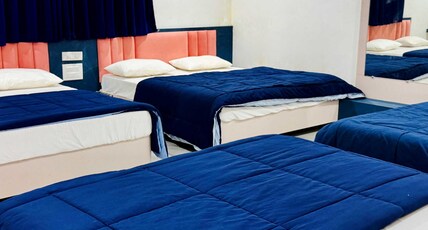 Hotel Raj Inn Room Type - Eight Bed AC Room