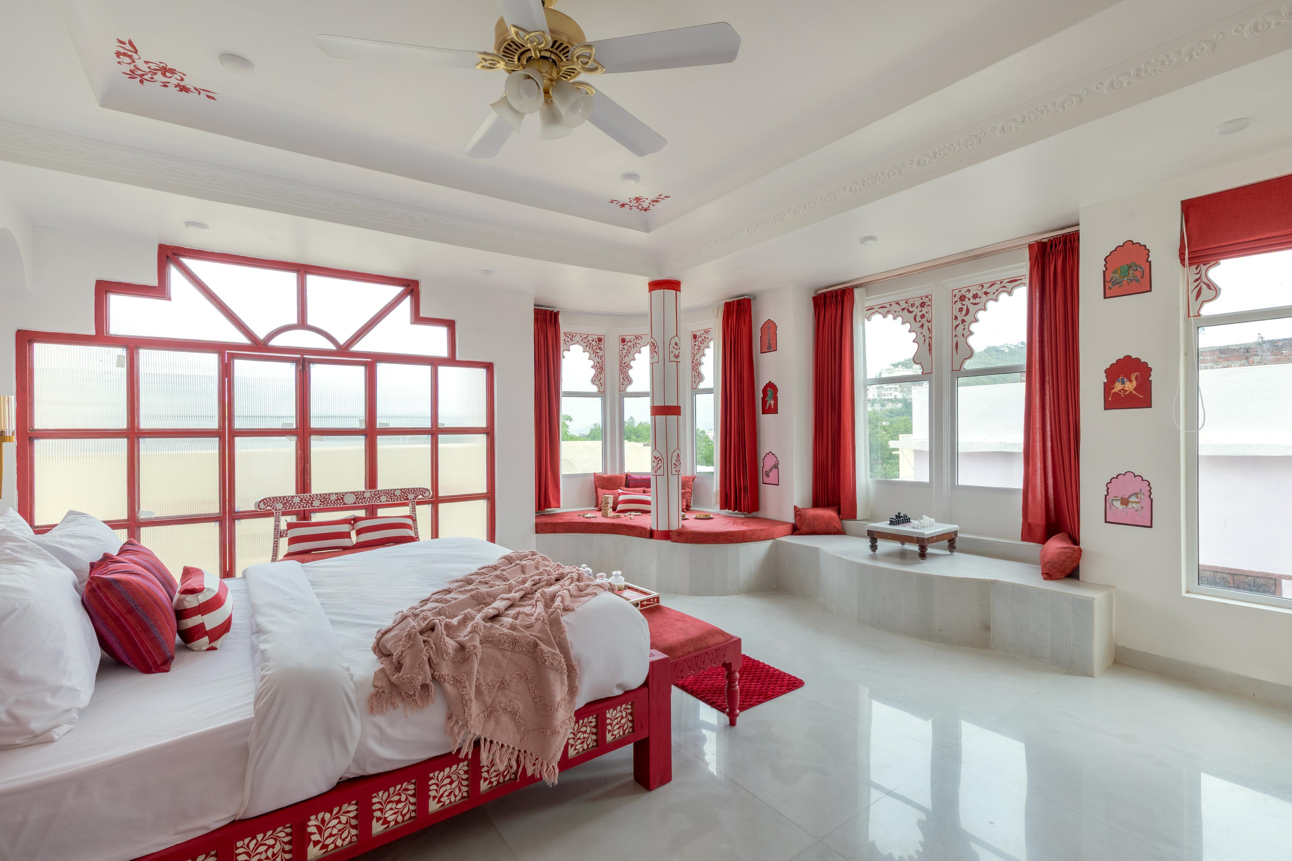 SaffronStays Rang Havelii (Premium Room) Room Type - Bedroom 1