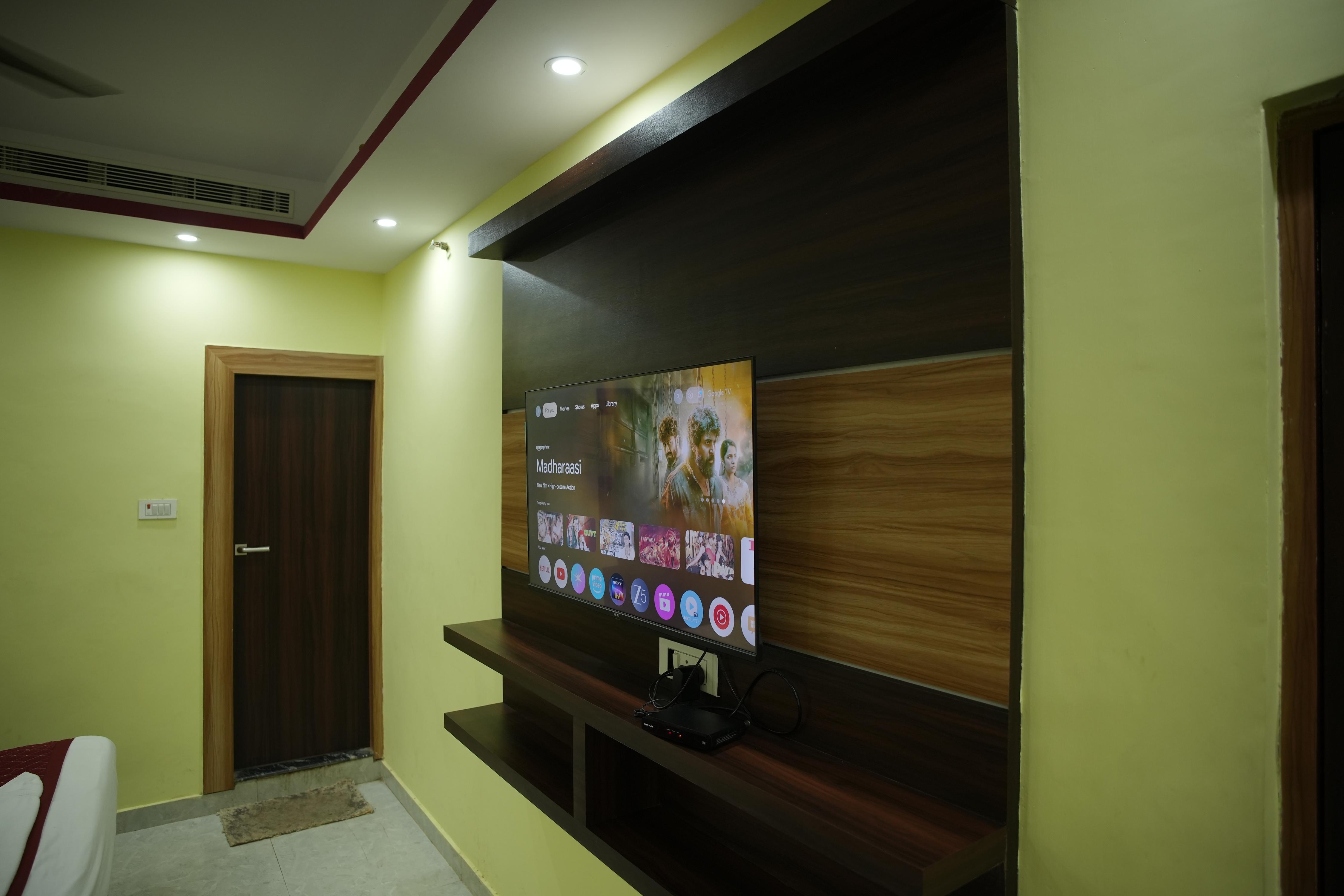 Hotel Laxmi Villas - Tap to explore photos