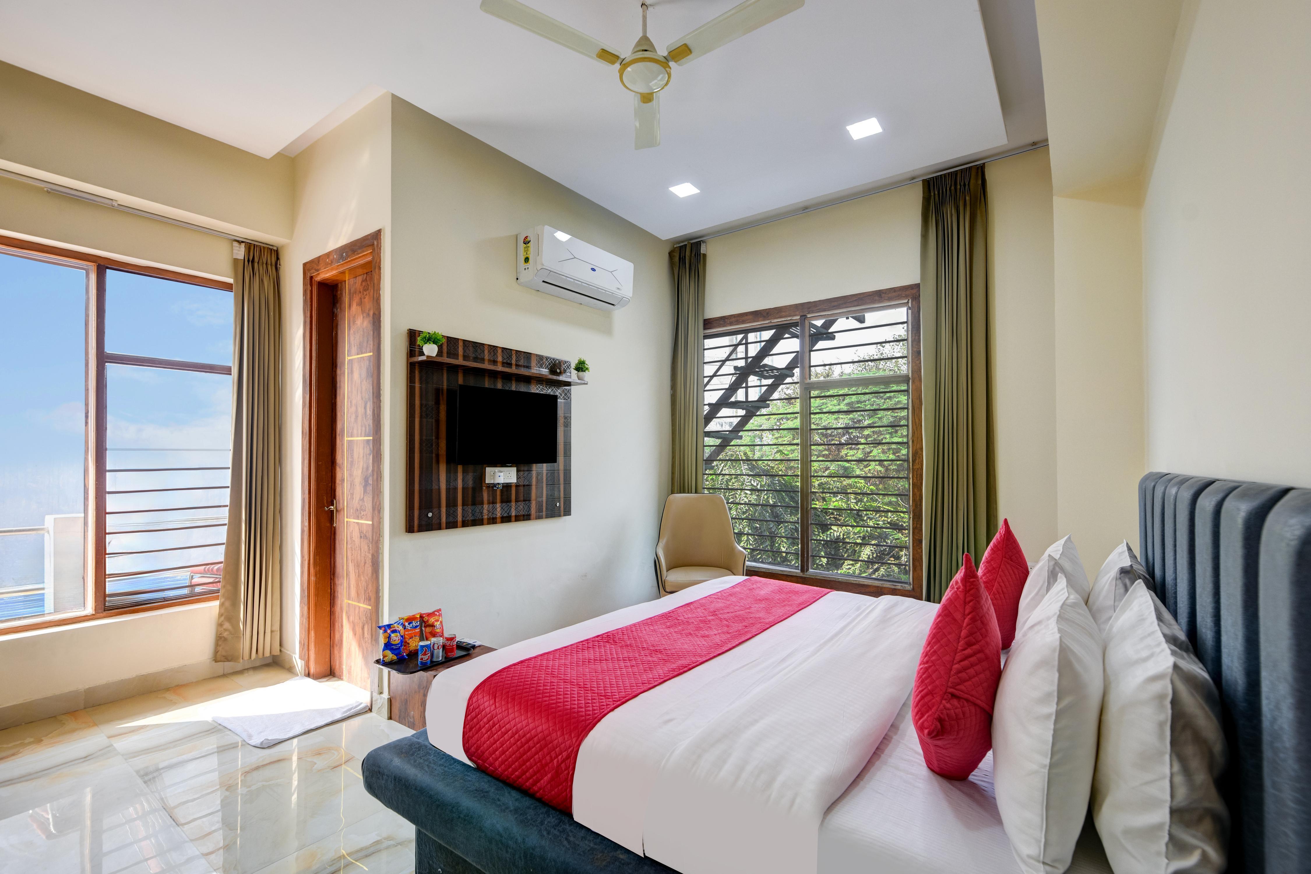 Hotel Royal Harmony Room Type - Deluxe Room