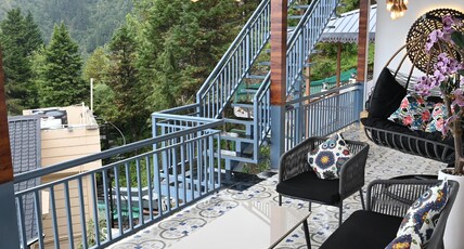 Kriva Luxury Stays Room Type - Scenic Lower Deck: Relaxing 3BHK with Valley View
