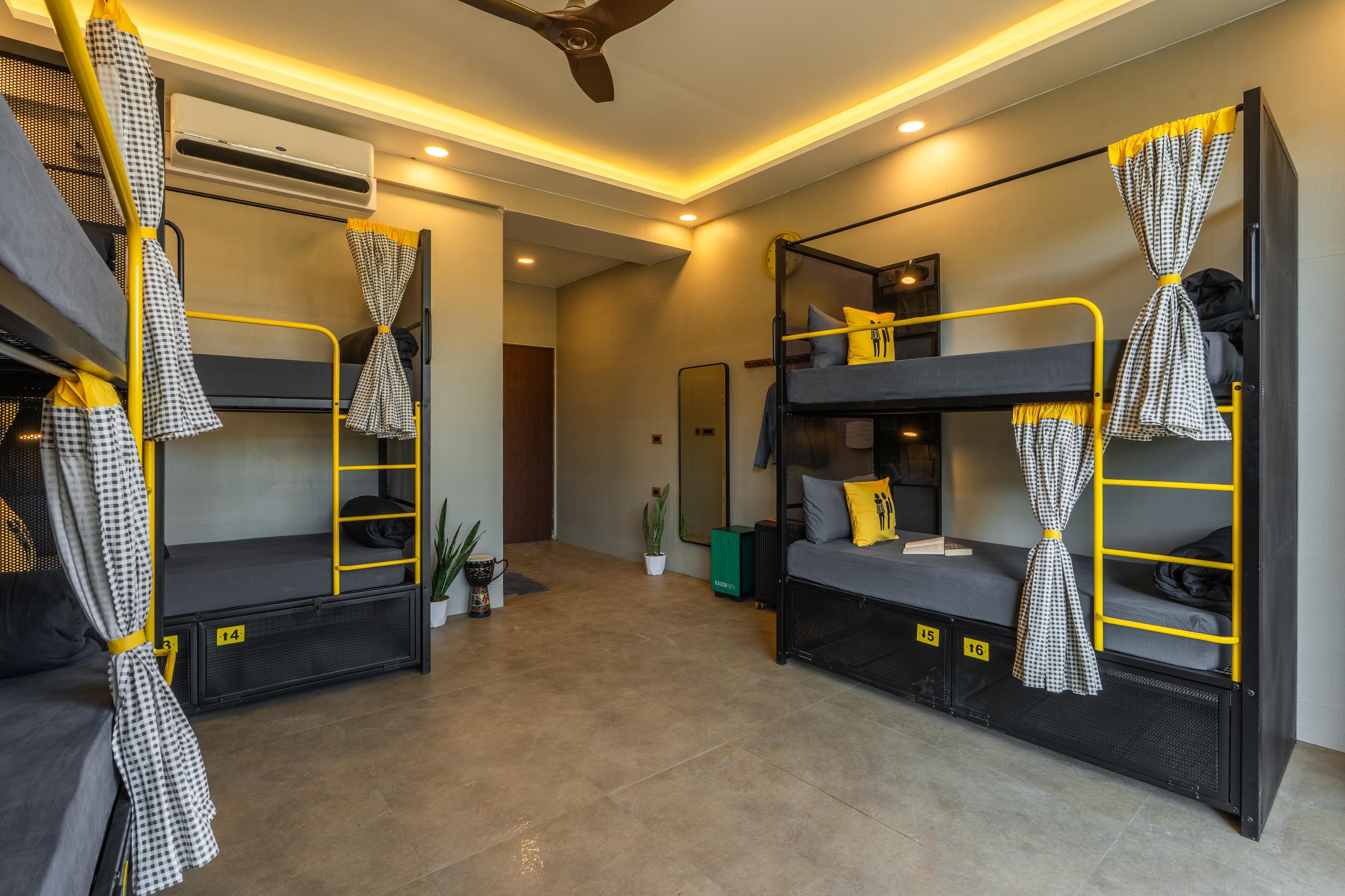 The Hosteller Bam Lonavala, Tiger Point Room Type - Bed in 6 Bed Mixed Dormitory with Balcony and Garden View