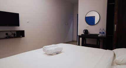 Travlounge Munnar Room Type - Double Room AC